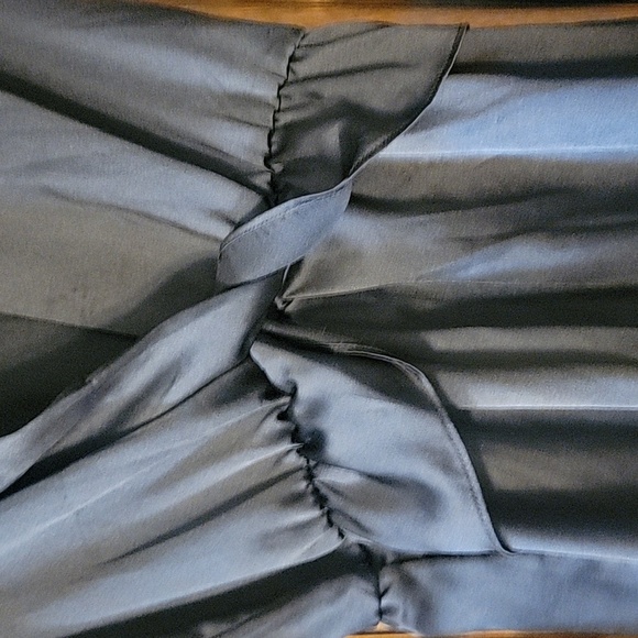 PrettyLittleThing Black Satin Dress - Picture 4 of 7